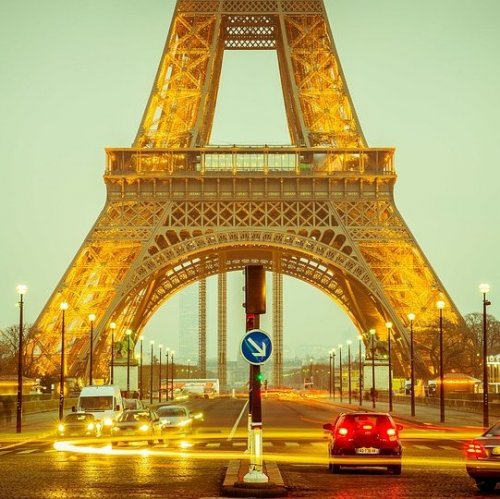 Достопримечательность Парижа  на букву  Ф