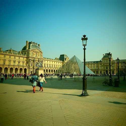 Пазл «Лувр в Париже»