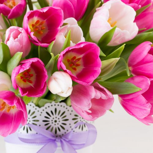 Пазл онлайн: Букет великолепных тюльпанов