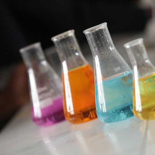 Тест: Что изучает химия?