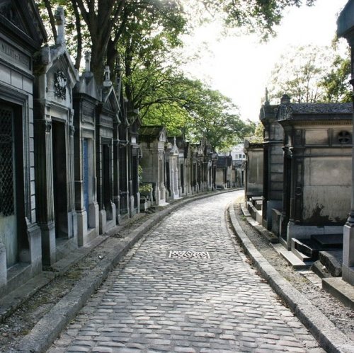 Кладбище в Париже  на букву  puzzles