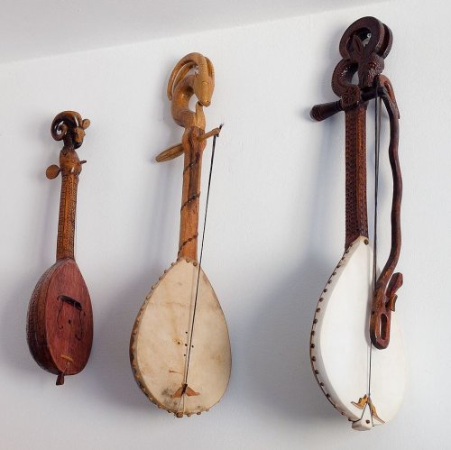 Болгарские народные музыкальные инструменты  на букву  Ц