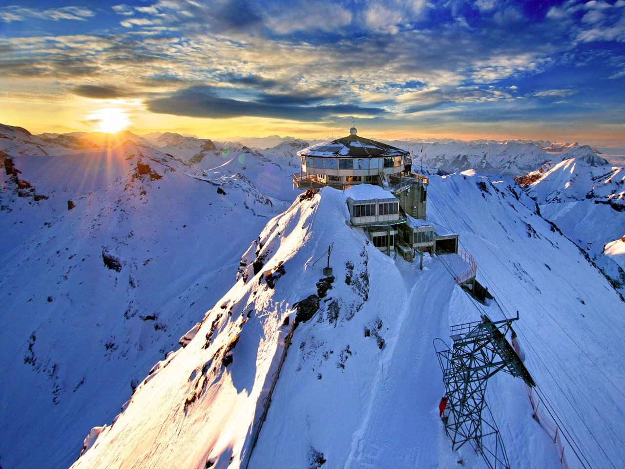 Пазл «Швейцарские Альпы: Дом на горе»