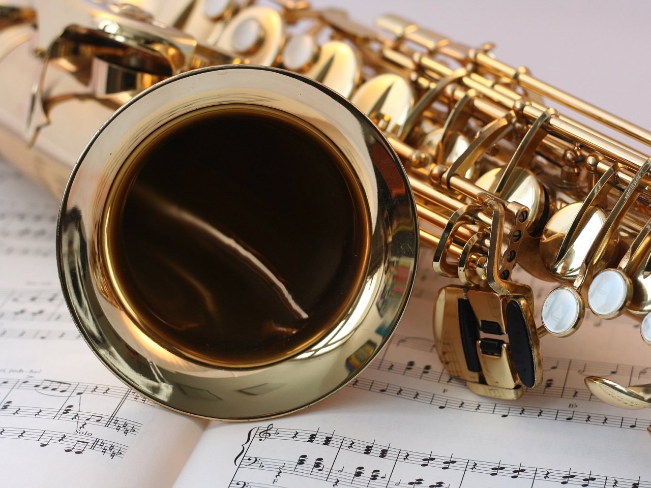Золотой Саксофон: песни скачать бесплатно в mp3 и слушать онлайн