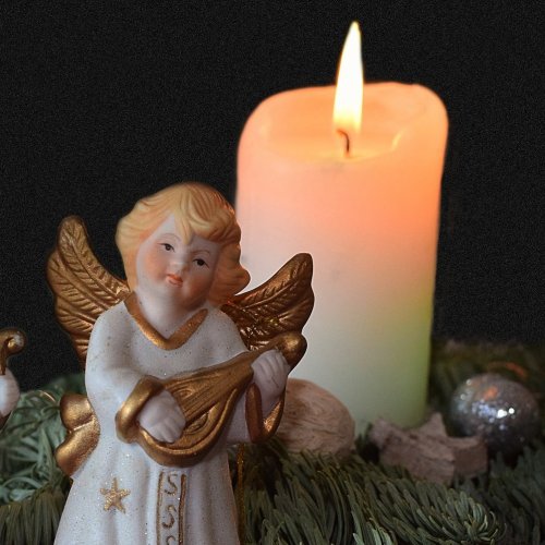Пазл «Ангелы и свечка»