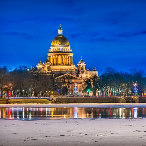 Пазл онлайн: Зимний вид Санкт-Петербурга. Исаакиевский собор и Нева