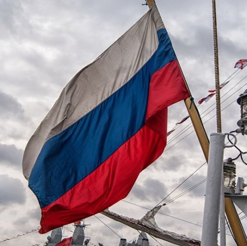 Тест по ОБЖ: Ритуал подъёма и спуска Государственного флага Российской Федерации (Смирнов, Хренников 11 класс)